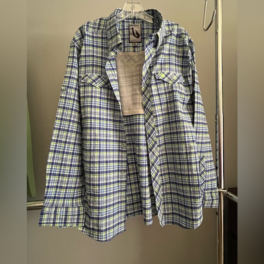 Mojo Sportswear button down shirt.